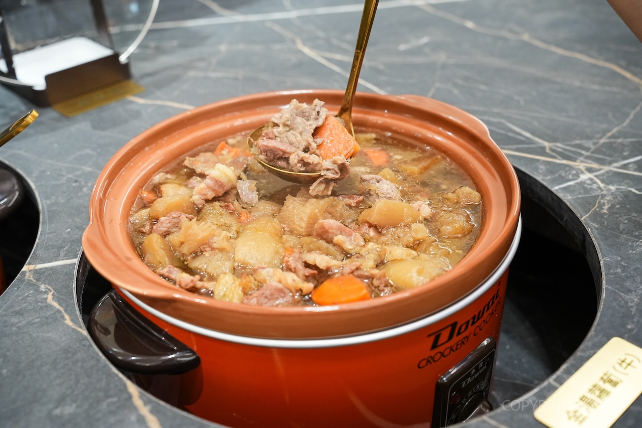 [新竹火鍋] 桃金鍋物竹北高鐵門市｜一人鴛鴦鍋也能儀式感滿分！手搖飲＋炸物＋生乳銅鑼燒一次滿足（附菜單）