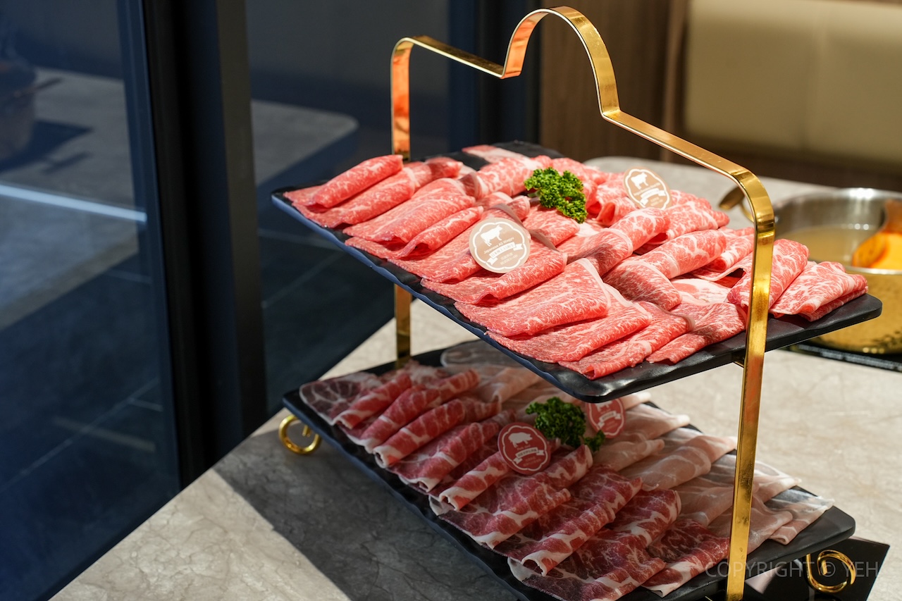 [新竹火鍋] 桃金鍋物竹北高鐵門市｜一人鴛鴦鍋也能儀式感滿分！手搖飲＋炸物＋生乳銅鑼燒一次滿足（附菜單）