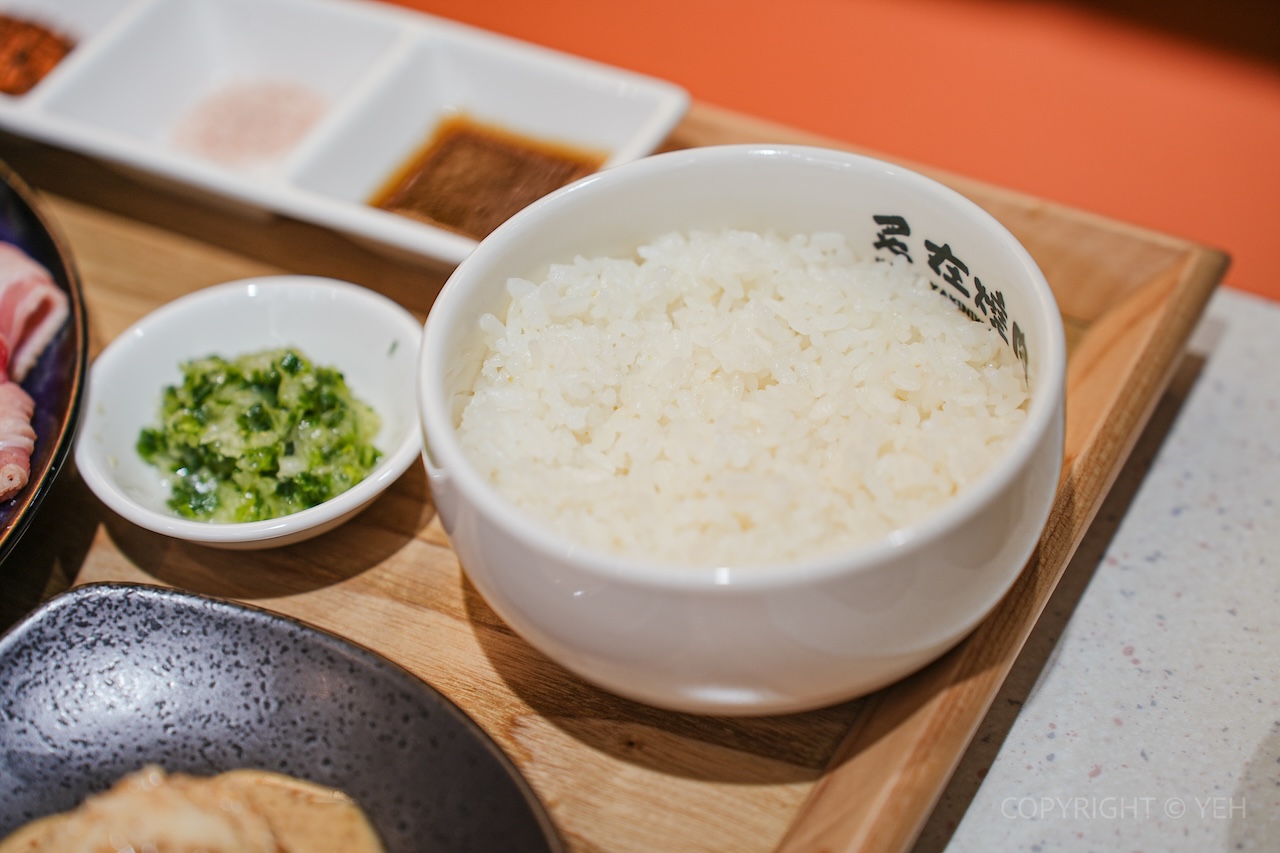 [新竹・竹北燒肉] 炙在燒肉｜在地自創燒肉品牌登場！主菜自由配 × 自助吧放題 一個人也能自在開烤