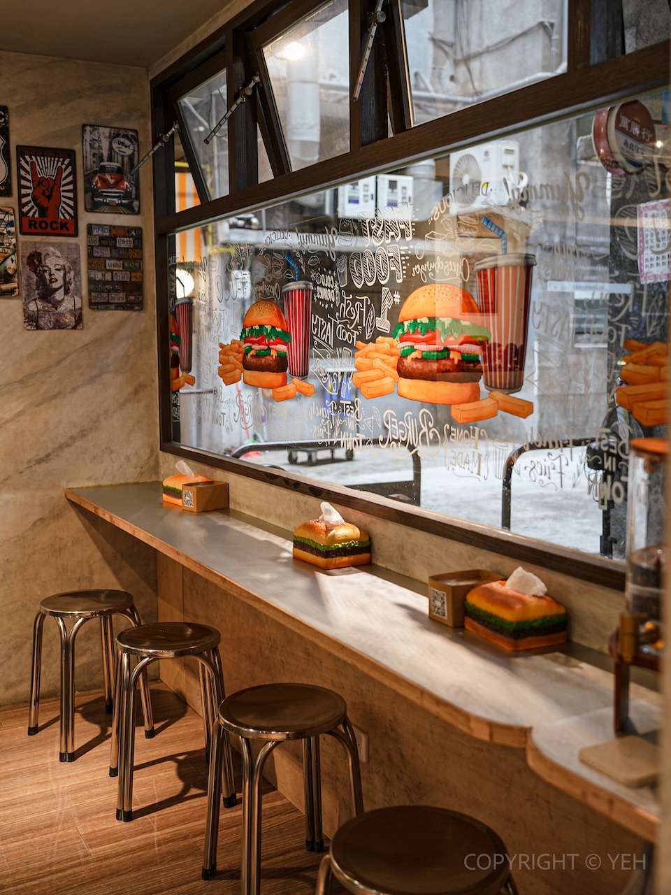 [新竹美食] Buddy Burger Lab. 美式漢堡｜藏在東門市場裡 肉香多汁的手拍漢堡排