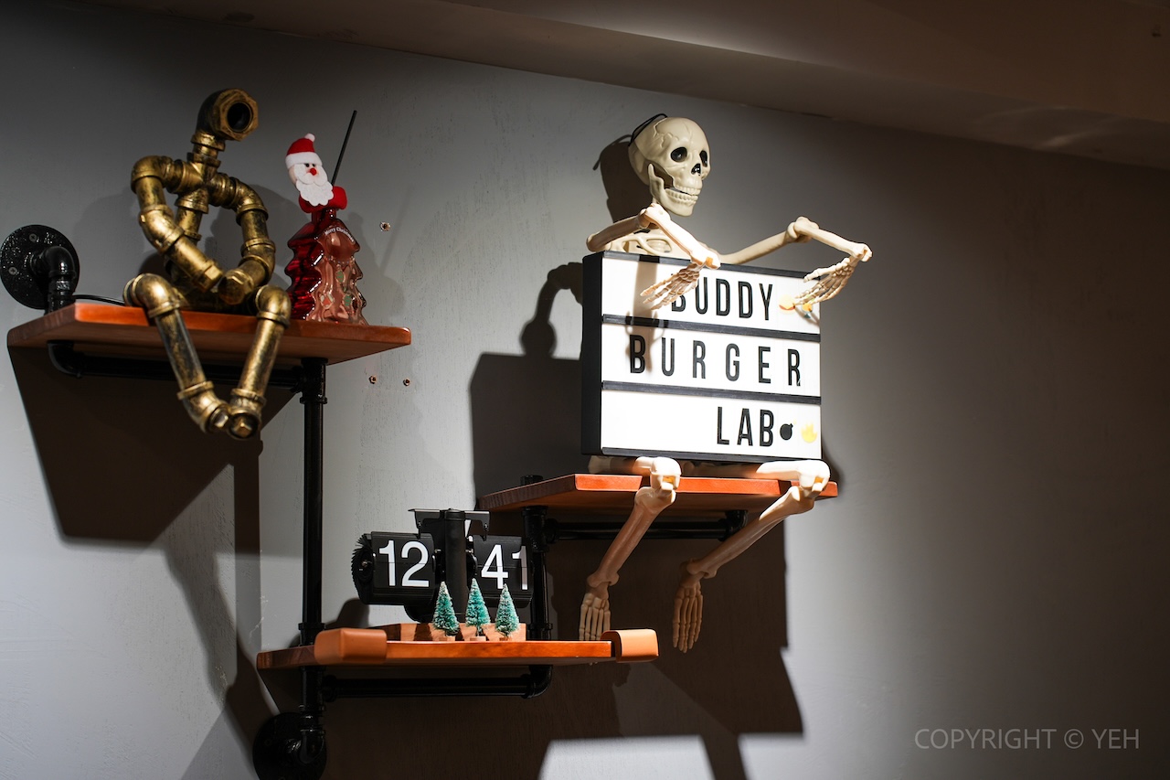 [新竹美食] Buddy Burger Lab. 美式漢堡｜藏在東門市場裡 肉香多汁的手拍漢堡排