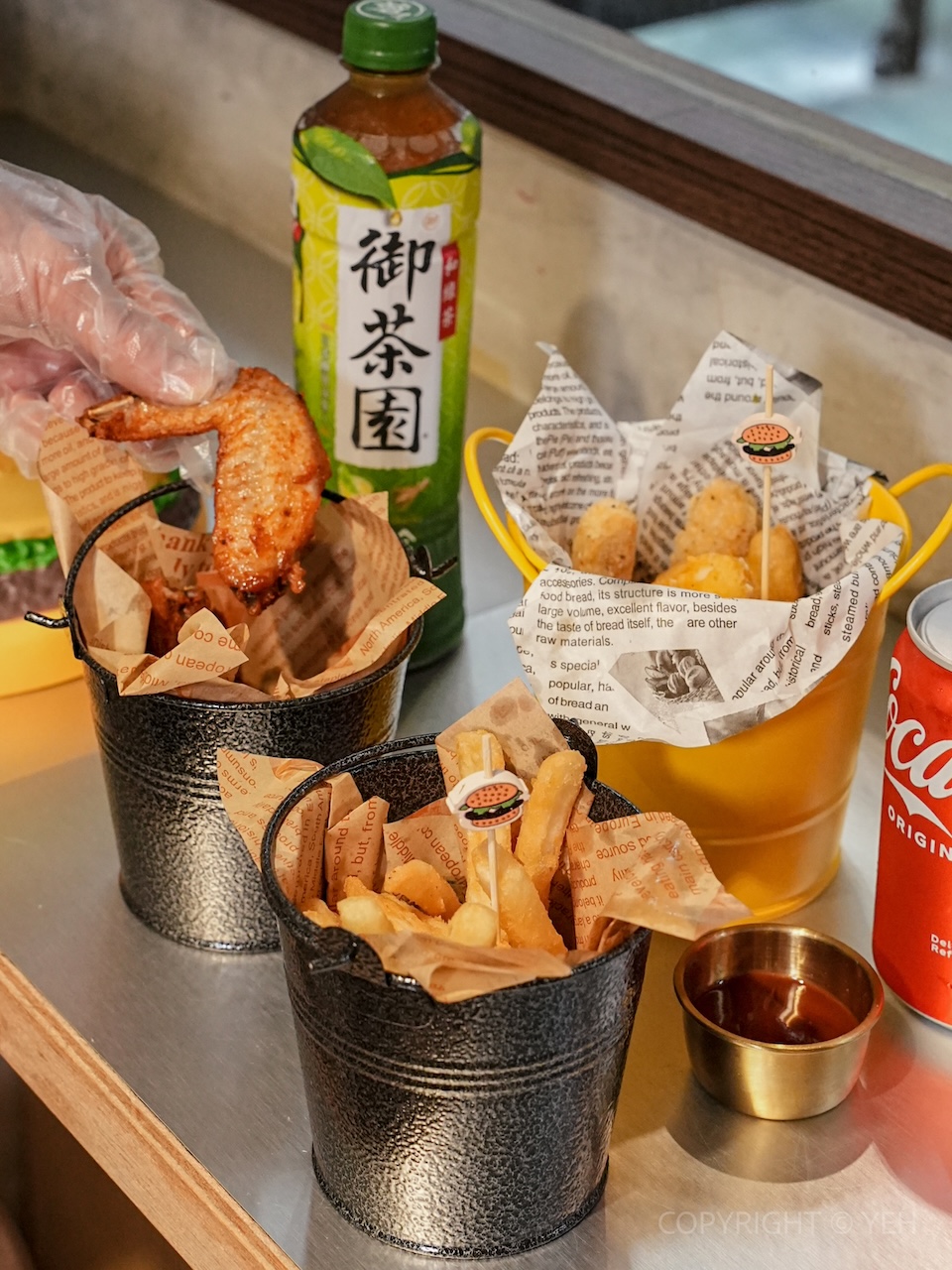 [新竹美食] Buddy Burger Lab. 美式漢堡｜藏在東門市場裡 肉香多汁的手拍漢堡排