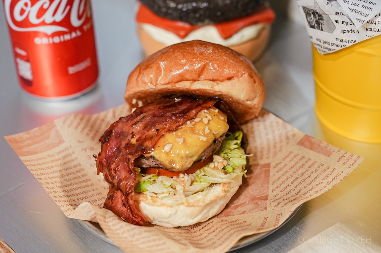 [新竹美食] Buddy Burger Lab. 美式漢堡｜藏在東門市場裡 肉香多汁的手拍漢堡排