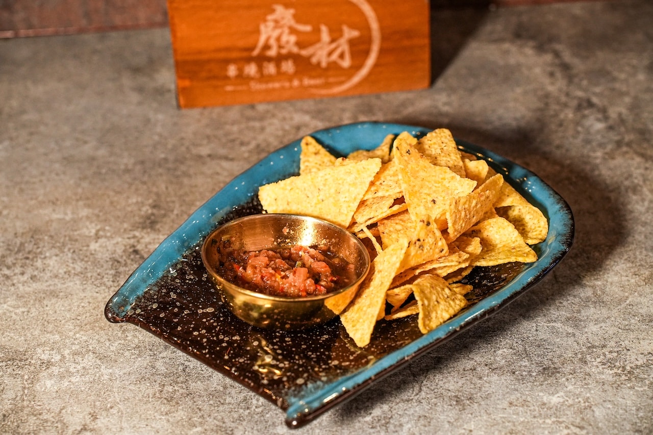 [ 新竹・竹北居酒屋] 廢材串燒酒場 竹北遠百店｜質感與風味兼具的輕奢系精緻居酒屋 嚴選少見精釀啤酒 值得慢慢品味