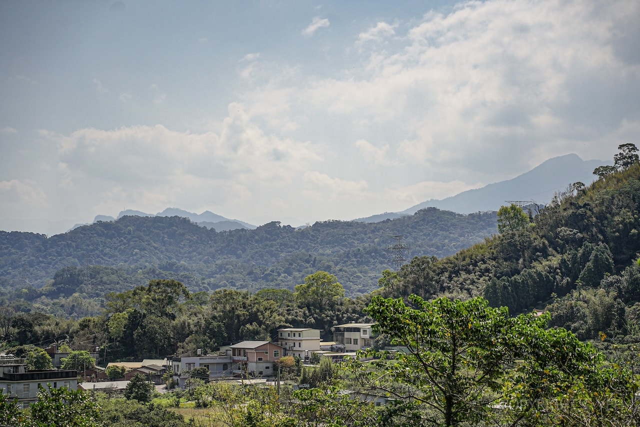 [新竹一日遊] 島內散步・新竹峨眉走走｜走進苦茶油風土的小旅行 手榨苦茶油×客家午宴×農莊手作體驗