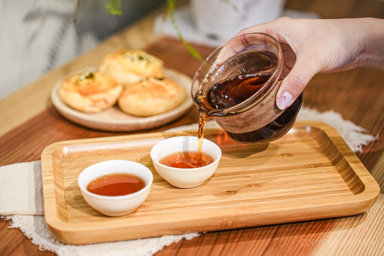 [新竹美食] 茶裡相逢｜茶業第四代打造的茶香甜點小店 藏身於竹蓮市場二樓