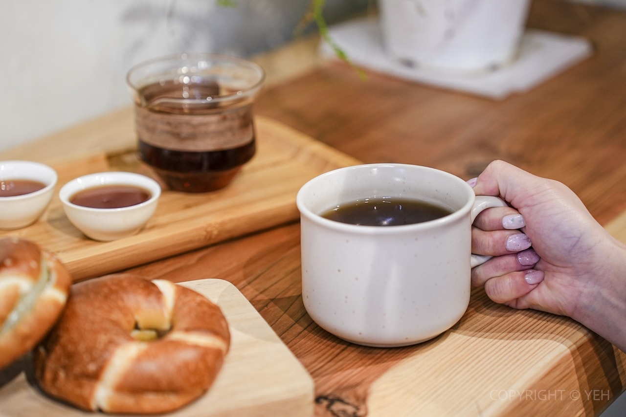 [新竹美食] 茶裡相逢｜茶業第四代打造的茶香甜點小店 藏身於竹蓮市場二樓