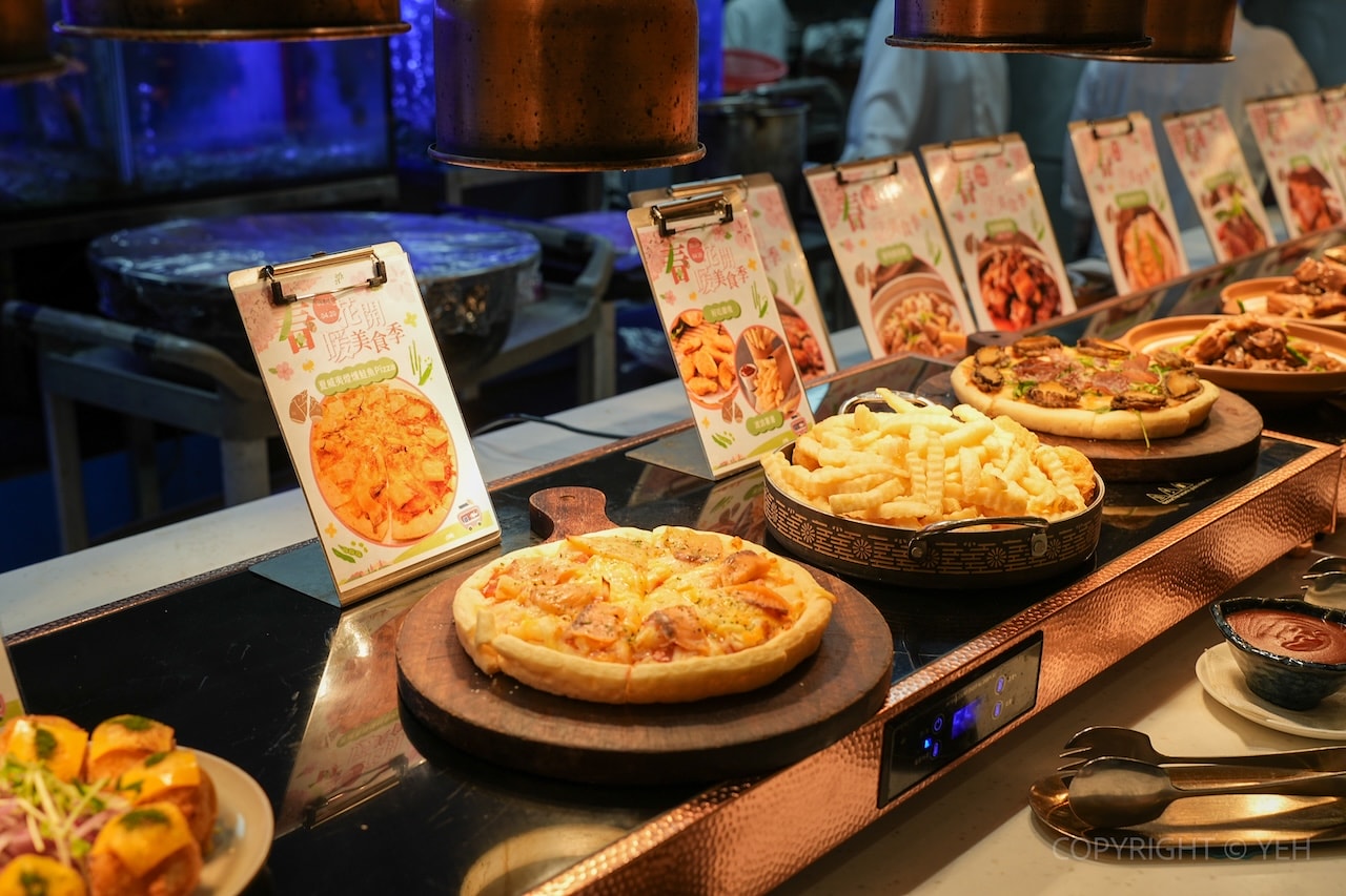 [新竹Buffet吃到飽] 食譜自助百匯｜芙洛麗大飯店 春季餐檯亮點整理・2026年最新價格資訊