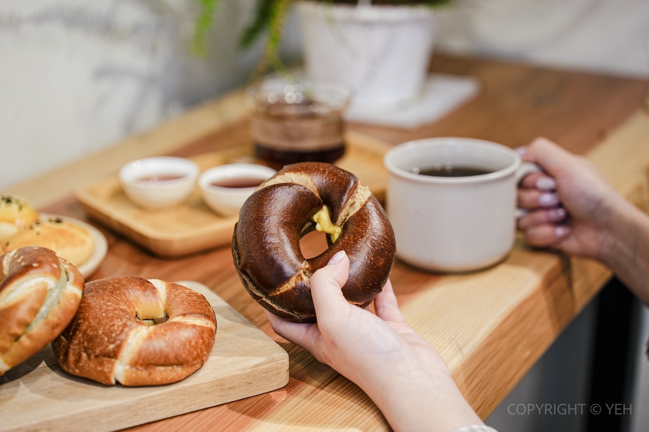 [新竹美食] 茶裡相逢｜茶業第四代打造的茶香甜點小店 藏身於竹蓮市場二樓