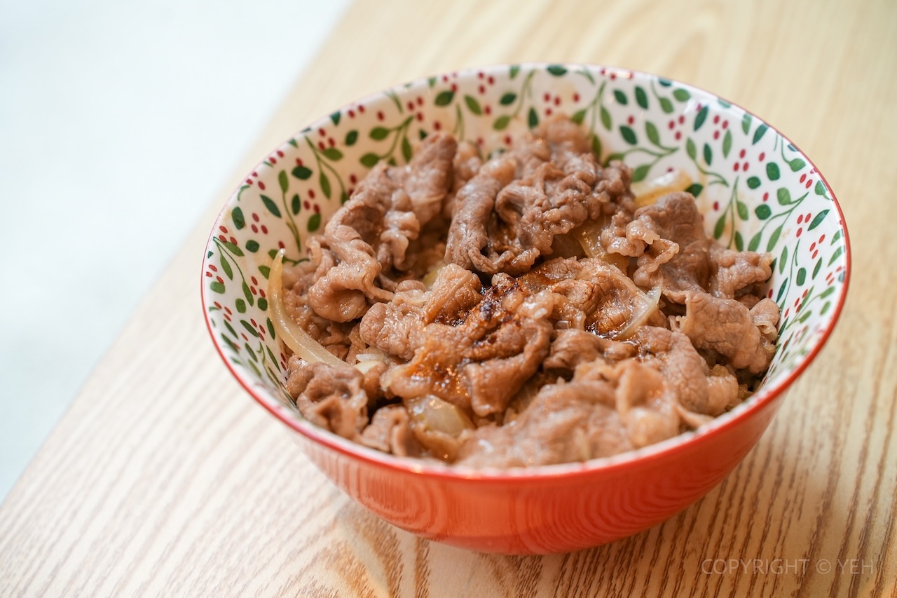 [竹北美食] 咚咚日式丼飯拉麵店｜日常系日式料理 丼飯、烏龍麵、雞白湯拉麵 親子寵物友善餐廳